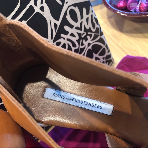 DIANE von FURSTENBERG here $165NWT from NORDSTROM $400. Wedge heels size 9.5 ❤️ - Picture 12 of 16